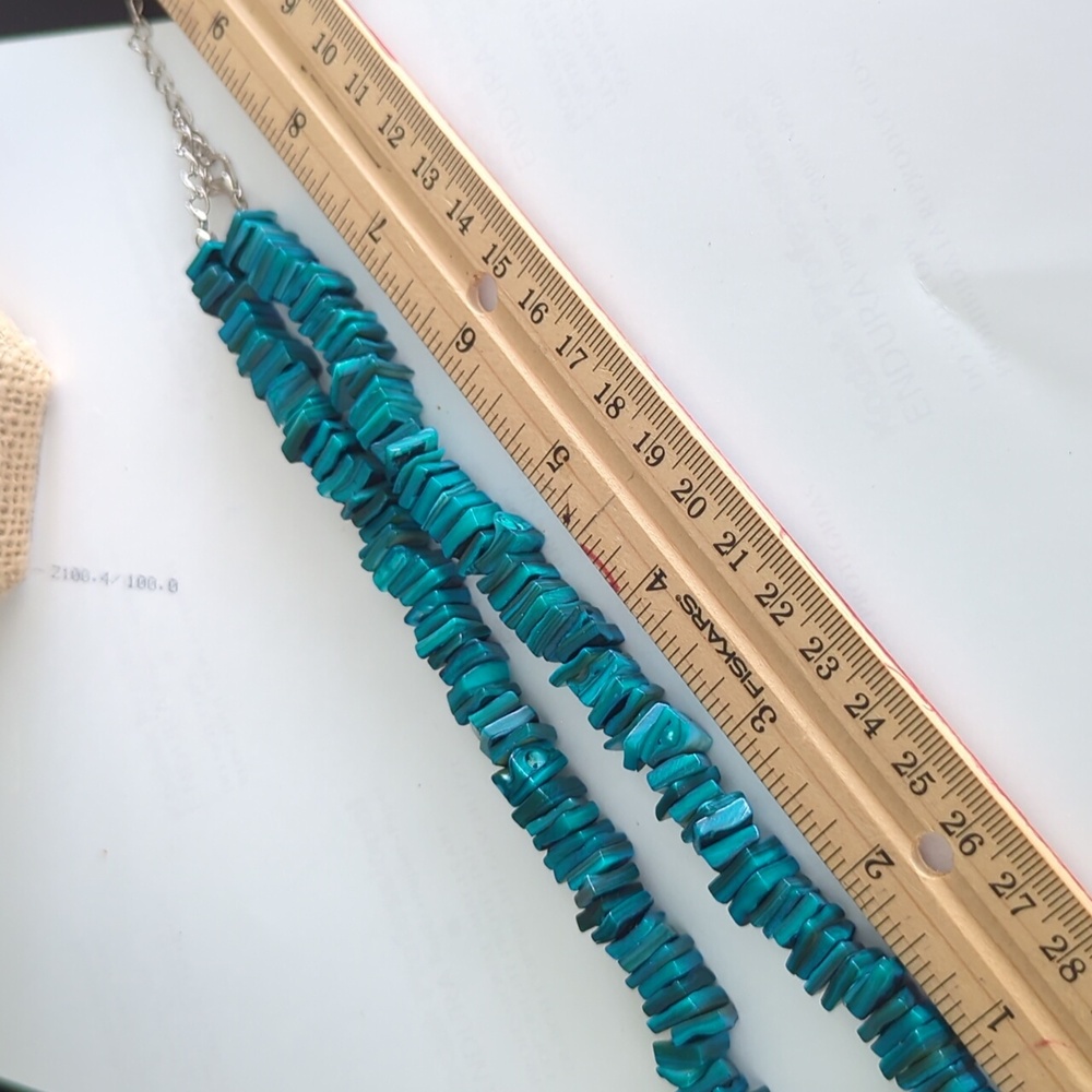 Vintage glass turquoise beaded necklace - Picture 4 of 6
